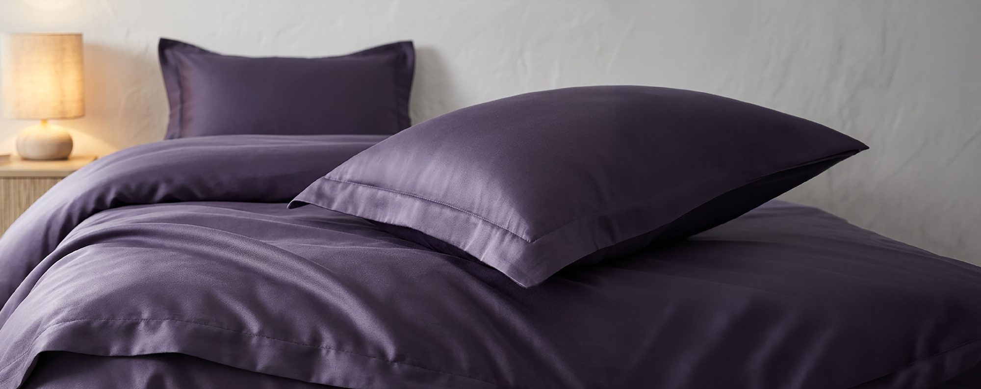 Monotono satin bed linen
